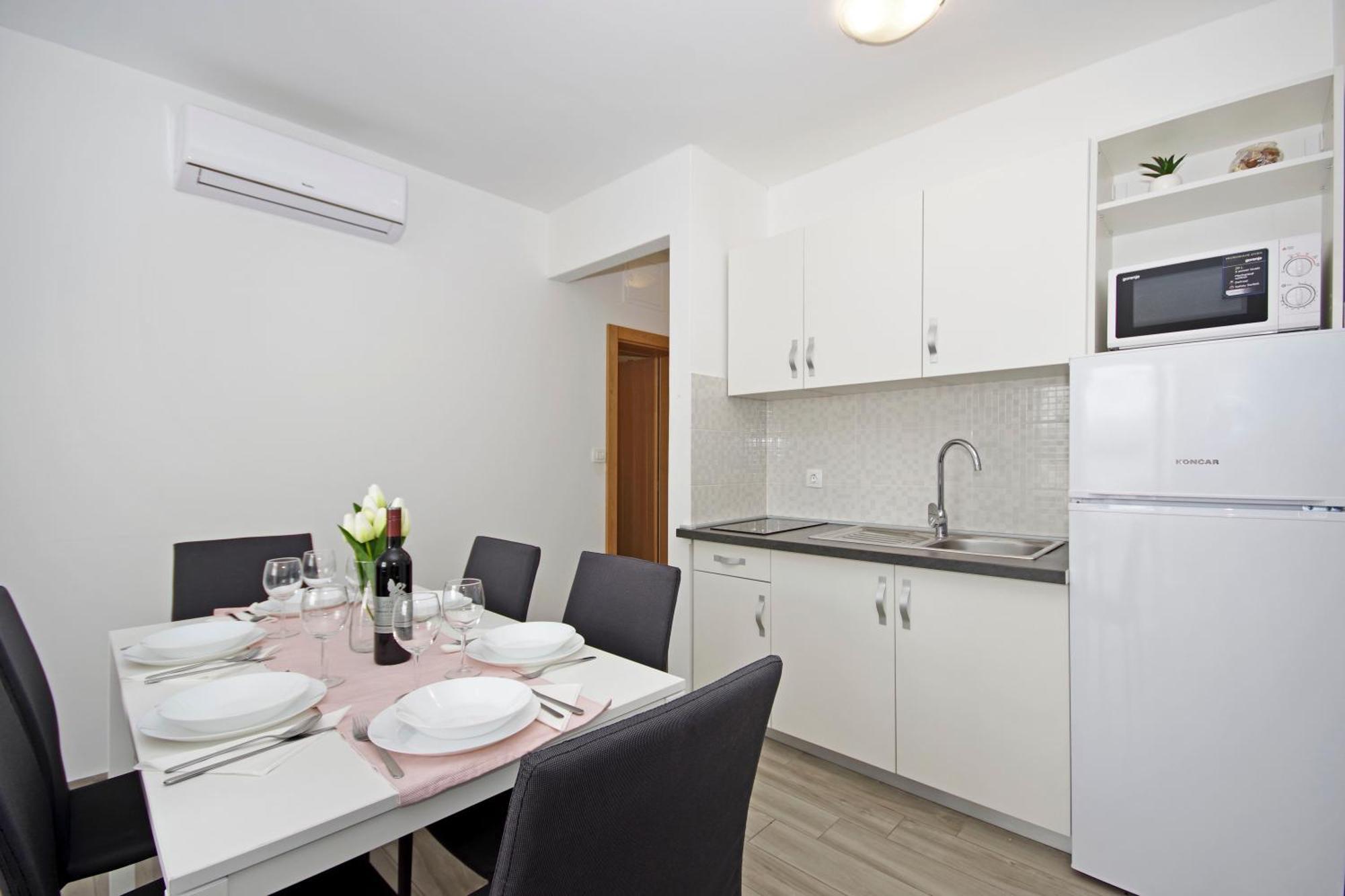 Apartments Frado Novalja Luaran gambar