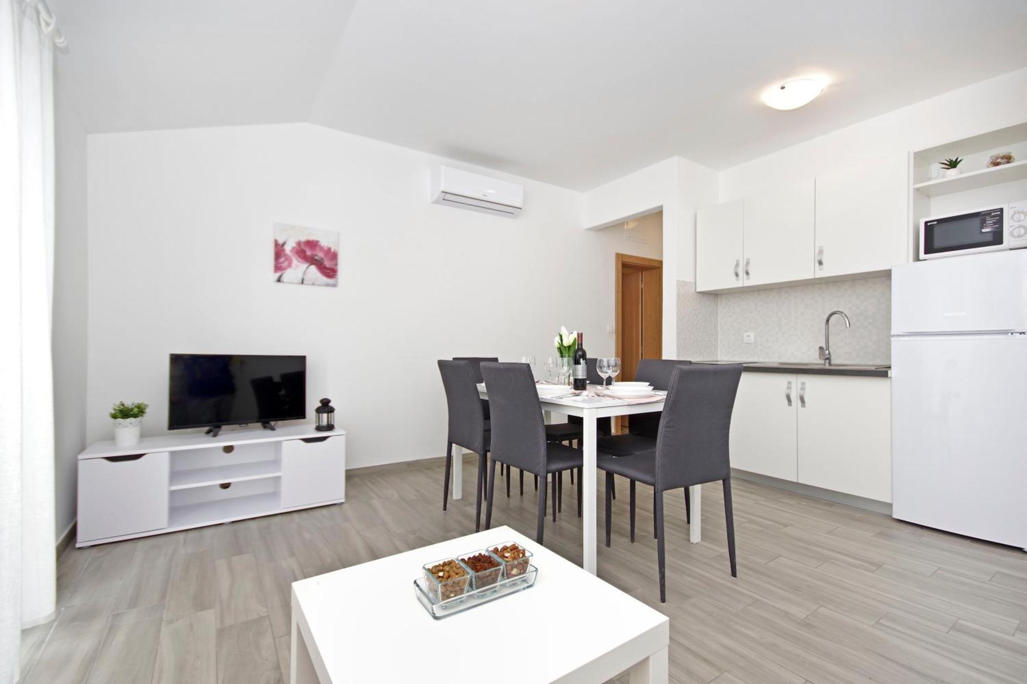 Apartments Frado Novalja Luaran gambar