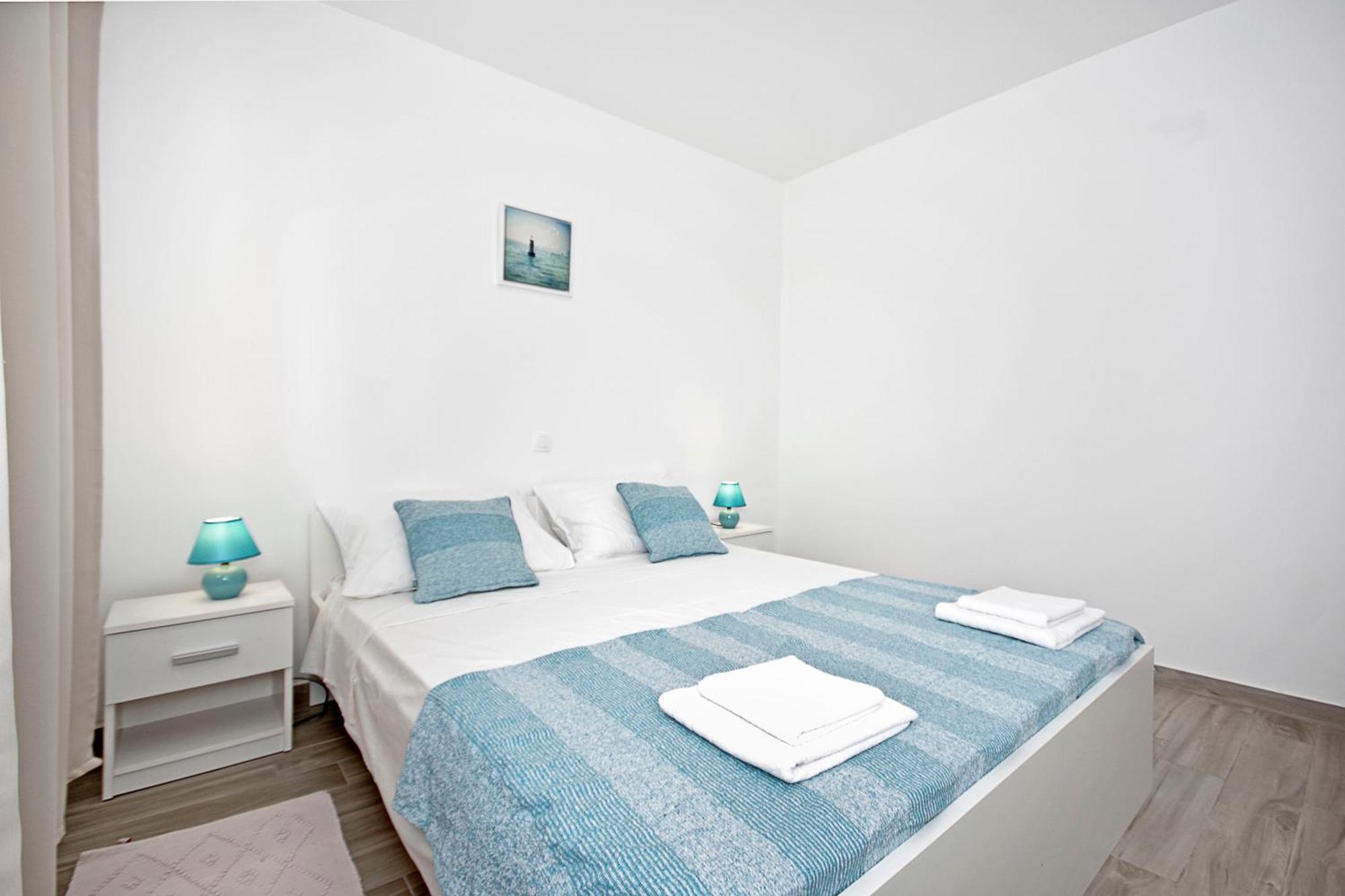 Apartments Frado Novalja Bilik gambar