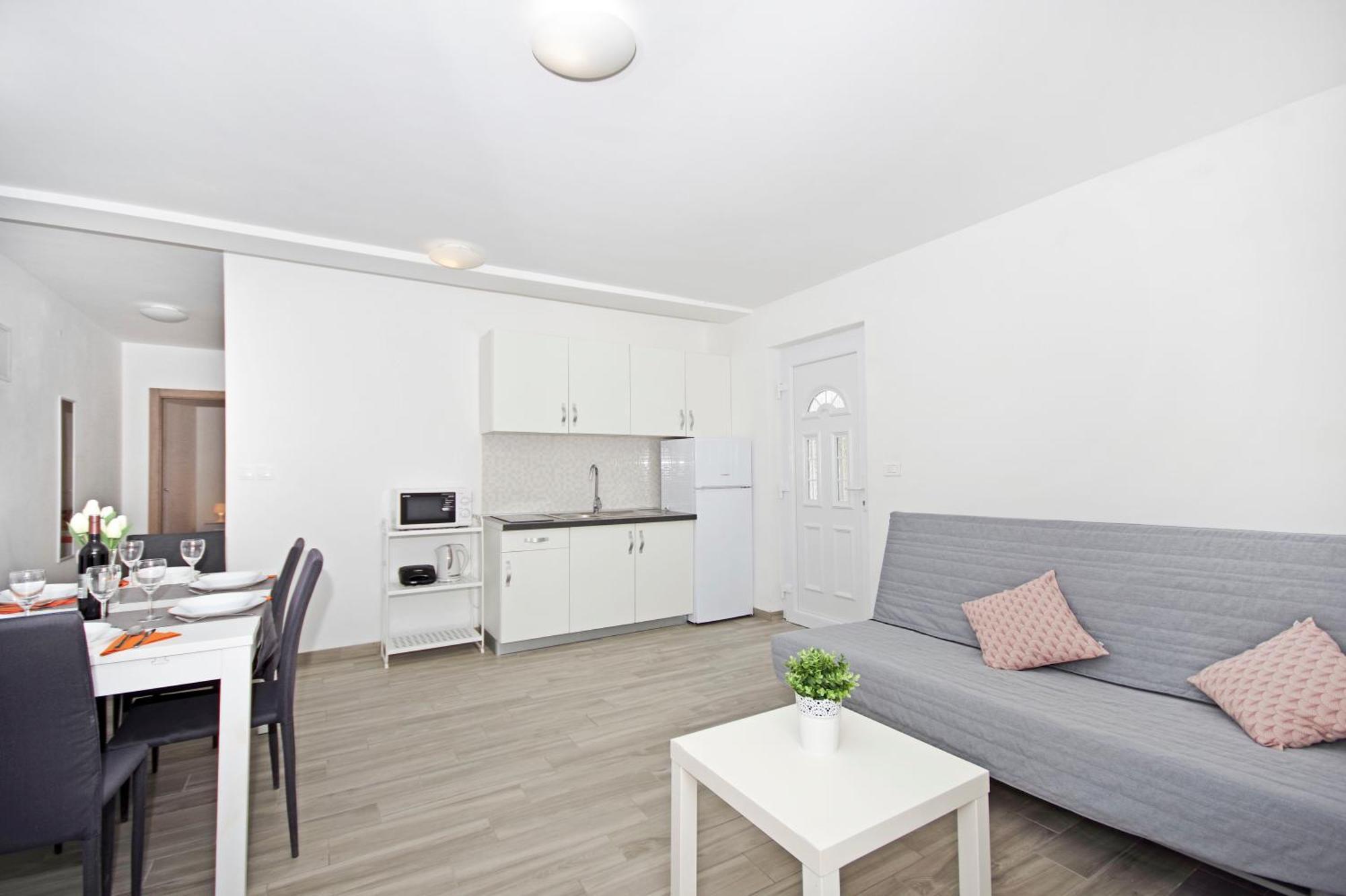 Apartments Frado Novalja Bilik gambar